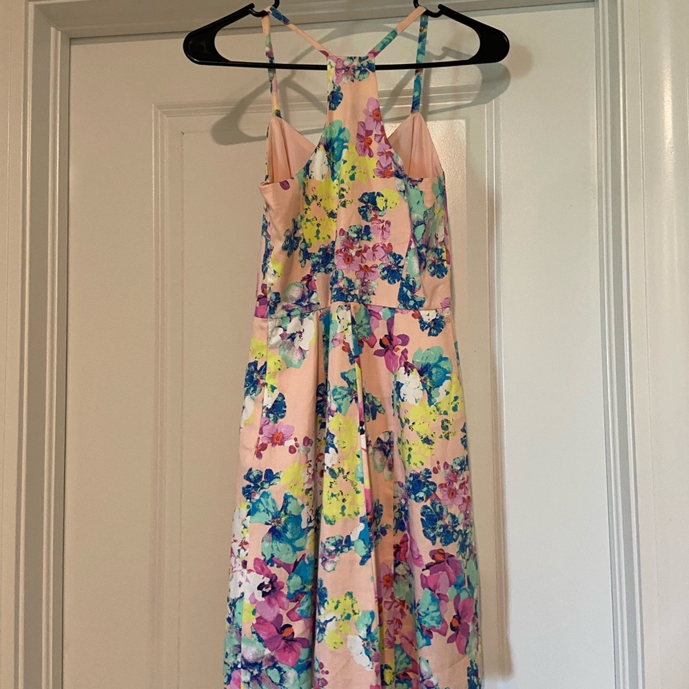 Spring dress - Picture 2 of 5